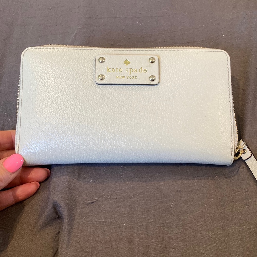 Kate spade off white zip wallet